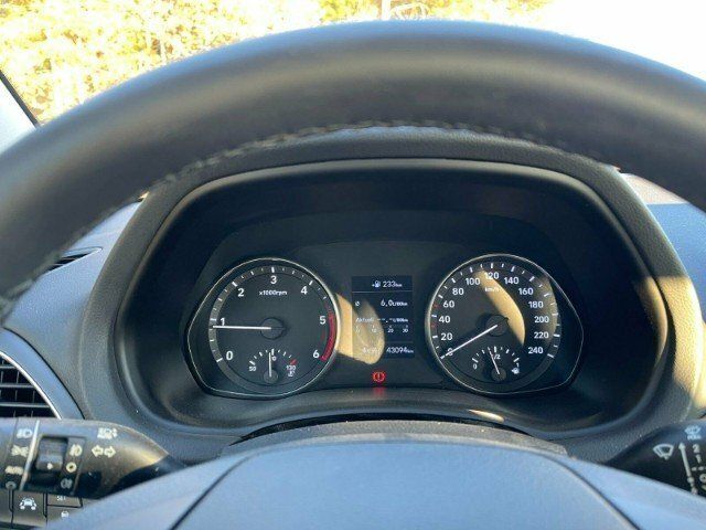Gebraucht Hyundai i30 Select 95 PS (69 kW) 2020 Grau Limousine