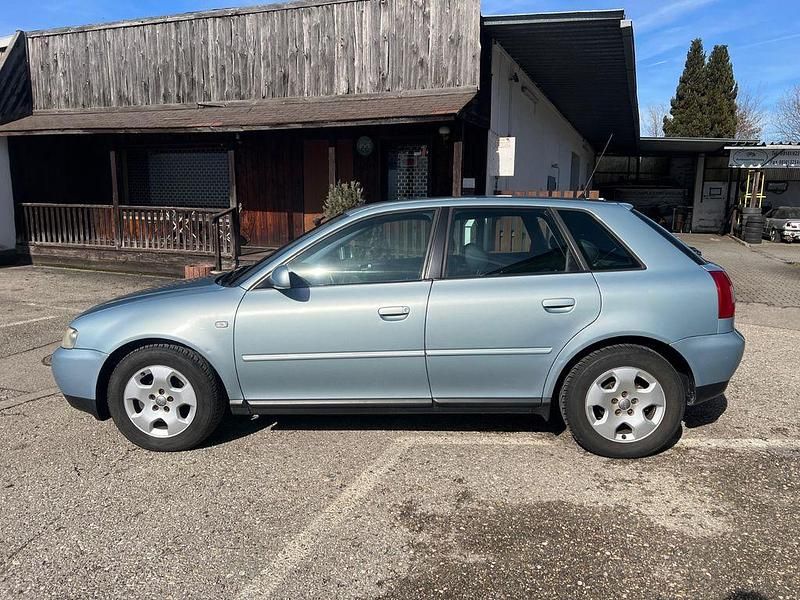 Gebraucht Audi A3 Ambiente 102 PS (75 kW) 2002 Blau Kleinwagen