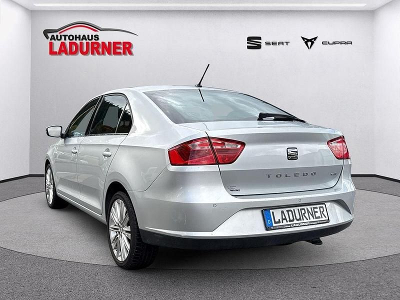Gebraucht Seat Toledo Style Plus 110 PS (80 kW) 2017 Reflexsilber metallic Limousine
