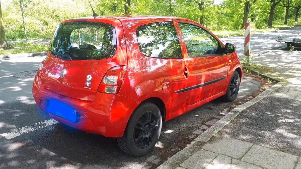 Gebraucht Renault Twingo 58 PS (42 kW) 2011 Rot Kleinwagen