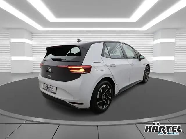 Gebraucht VW ID.3 Pro Performance 150 kW (204 PS) 2021 Gletscherweiss (white), metallic Kleinwagen