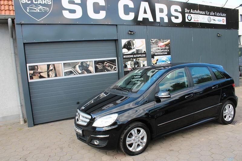 Schwarz Gebraucht 2011 Mercedes B160 Van / Kleinbus | 8.600 € (Etwas zu teuer) - Bild 1/4