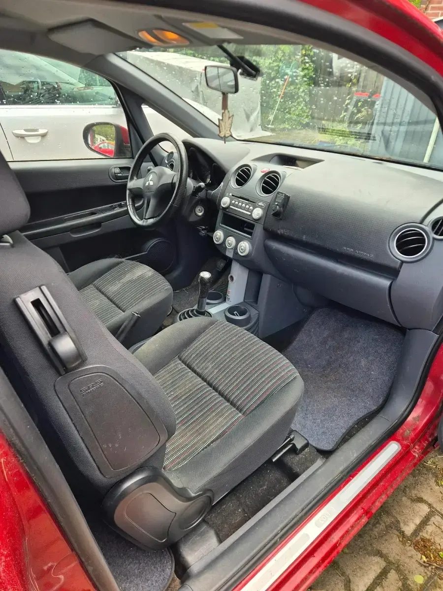 Gebraucht Mitsubishi Colt 75 PS (55 kW) 2008 Rot Kleinwagen