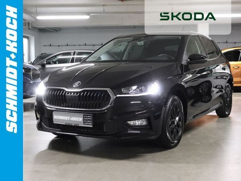 Black magic perleffekt Gebraucht 2024 Skoda Fabia Style Limousine | 21.780 € (Fairer Preis) - Bild 1/4