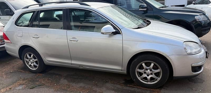 Gebraucht VW Golf V 104 PS (76 kW) 2009 Grau Kombi