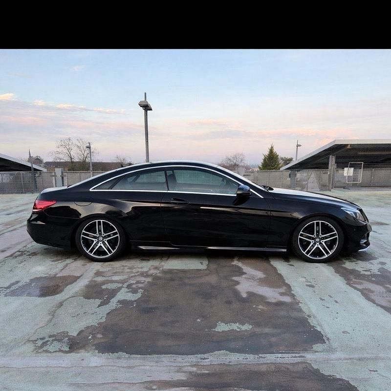 Gebraucht Mercedes E200 AMG line 185 PS (136 kW) 2015 Schwarz Coupé