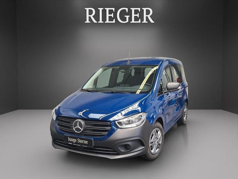 Blau Gebraucht 2024 Mercedes eCitan Progressive Kombi | 23.389 € (Guter Preis) - Bild 1/4
