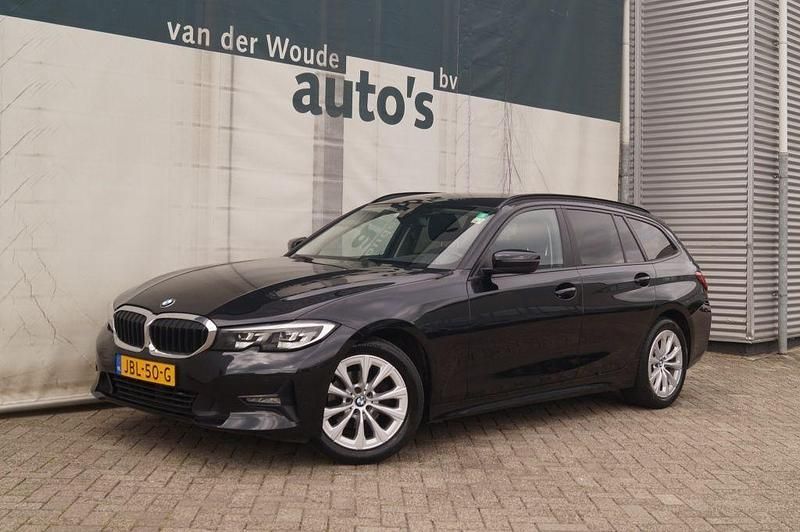 Gebraucht BMW 318 Executive 136 PS (100 kW) 2021 Schwarz Kombi