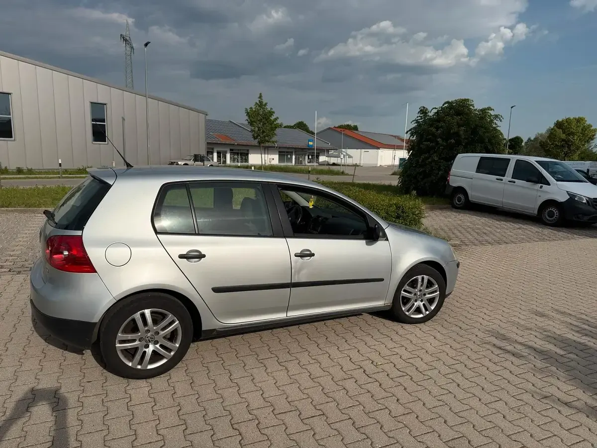Gebraucht VW Golf V 90 PS (66 kW) 2007 Silber Kleinwagen