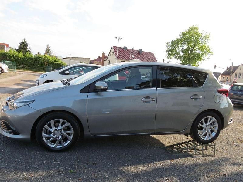Gebraucht Toyota Auris Edition-S 116 PS (85 kW) 2017 Grau Kleinwagen