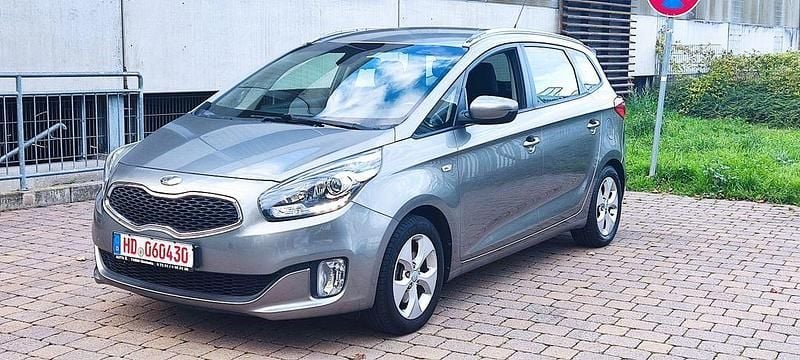Silber Gebraucht 2013 Kia Carens 4 Van / Kleinbus | 5.999 € (Guter Preis) - Bild 1/4