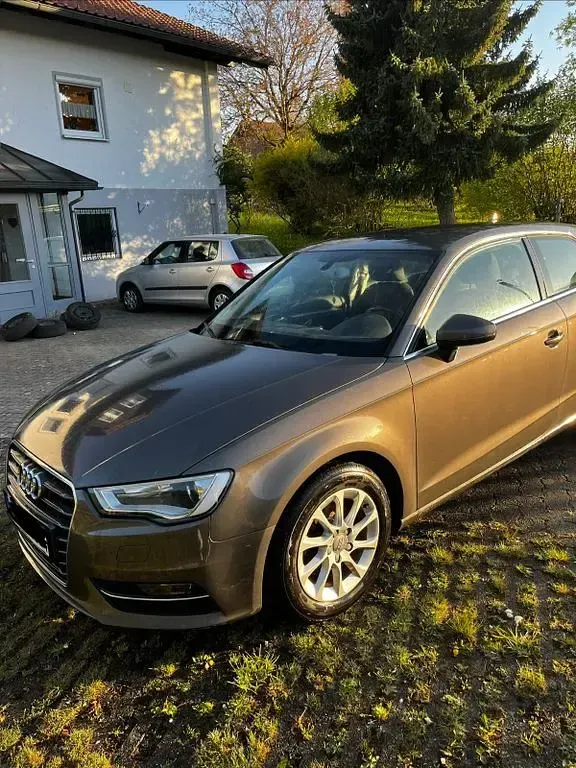 Gebraucht Audi A3 Attraction 150 PS (110 kW) 2012 Grau Kleinwagen