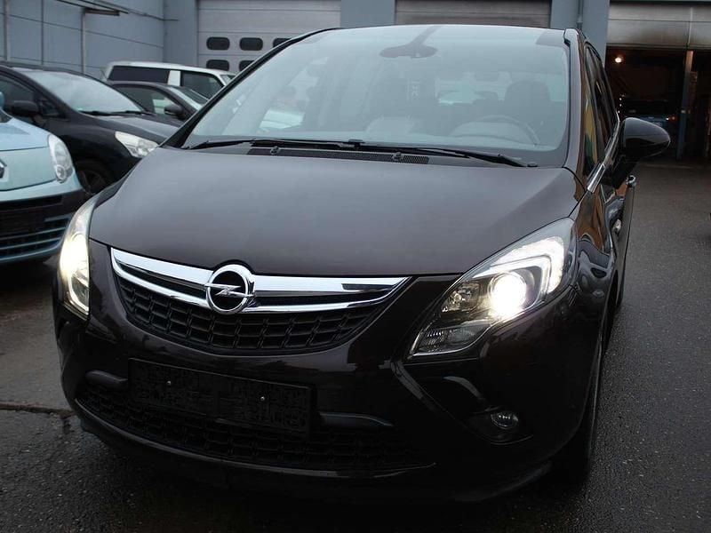 Gebraucht Opel Zafira Tourer Innovation 194 PS (142 kW) 2013 Mahogany brown (p2/so) Van / Kleinbus