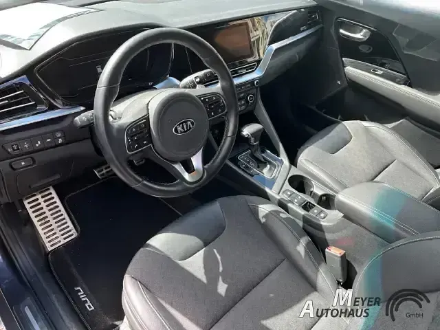 Gebraucht Kia Niro Spirit 141 PS (103 kW) 2021 Grau SUV