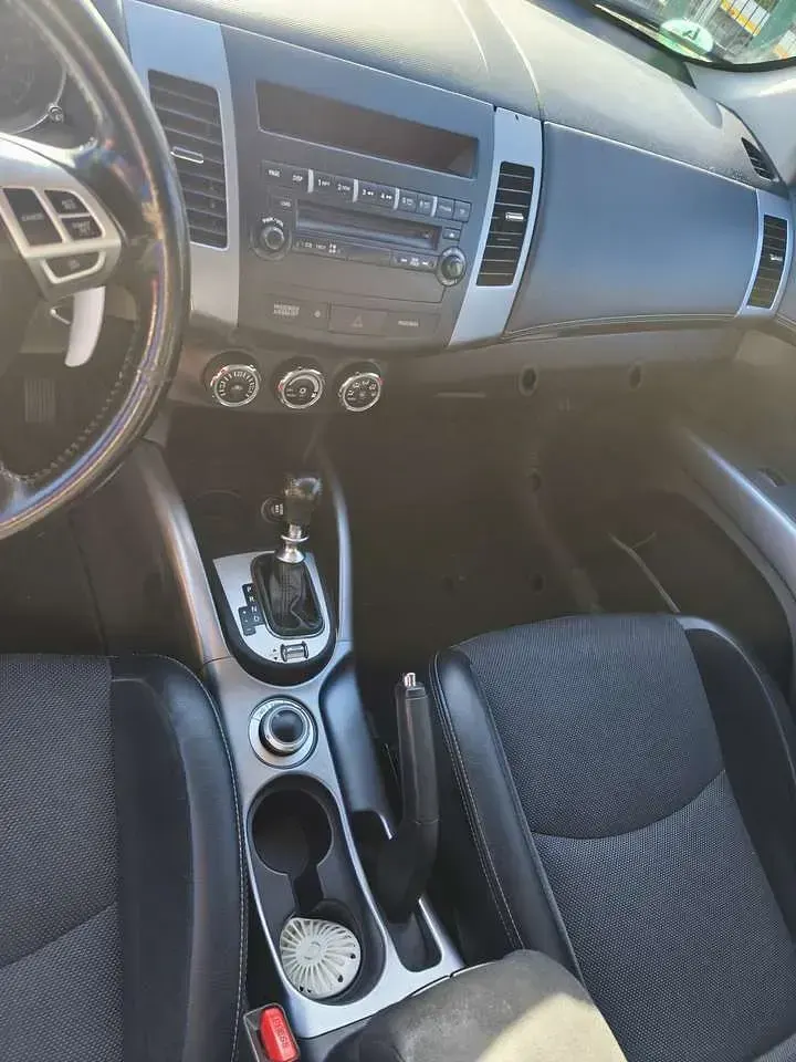 Begagnad Mitsubishi Outlander 156 HK (114 kW) 2011 SUV