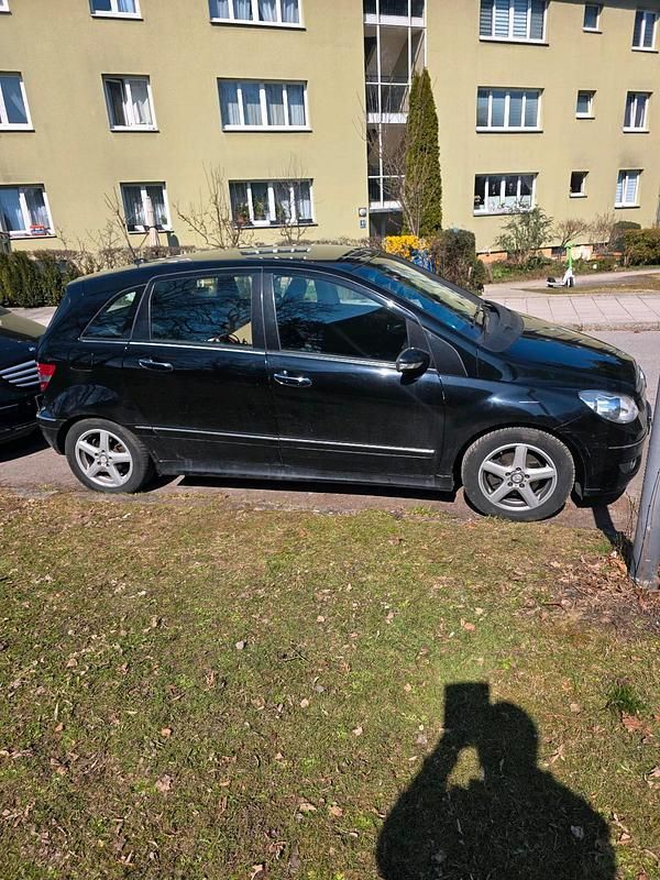 Gebraucht Mercedes B200 140 PS (102 kW) 2008 Schwarz Van / Kleinbus