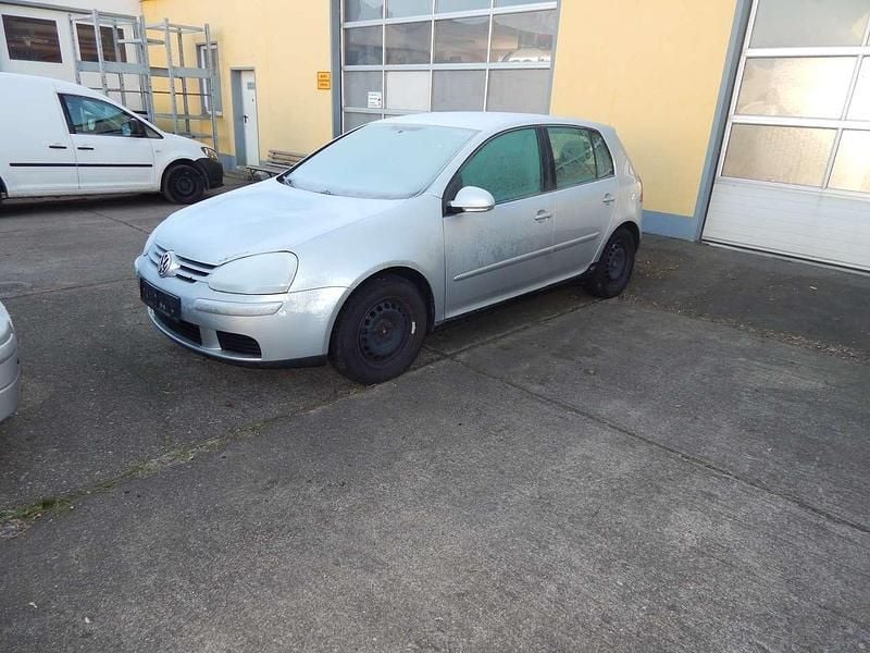 Gebraucht VW Golf IV Comfortline 75 PS (55 kW) 2004 Reflexsilber metallic Kleinwagen