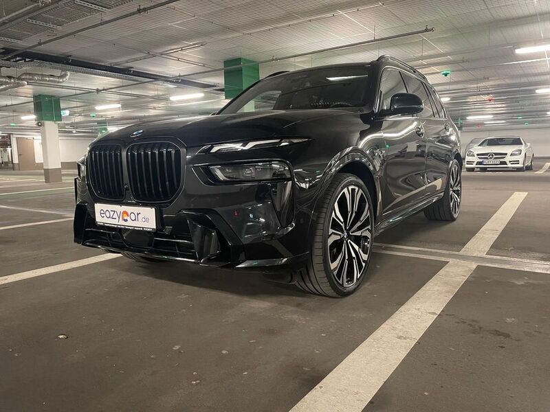 Schwarz Gebraucht 2023 BMW X7 M Sport SUV | 99.988 € (Teuer) - Bild 1/4