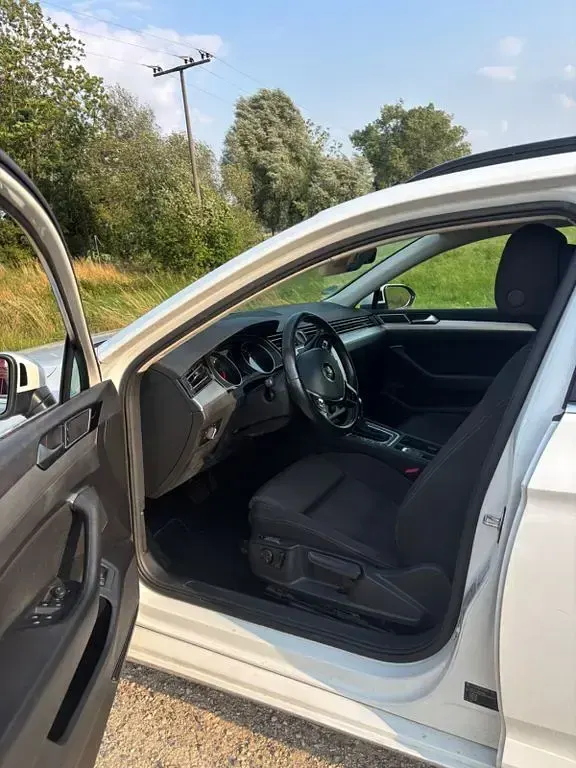 Gebraucht VW Passat 120 PS (88 kW) 2019 Weiß Kombi