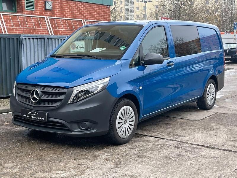 Gebraucht Mercedes Vito 190 PS (139 kW) 2019 Blau Van