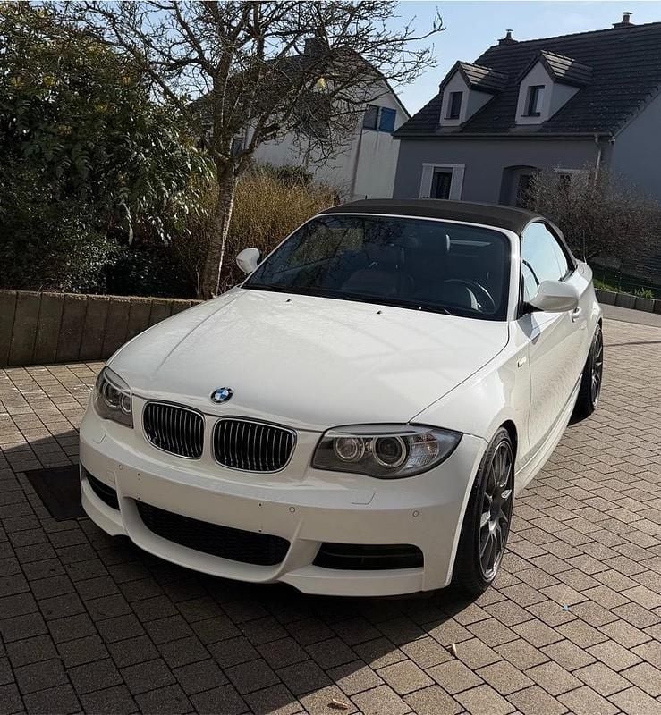 Gebraucht BMW 135 Cabriolet Performance 326 PS (239 kW) 2011 Weiß Cabrio