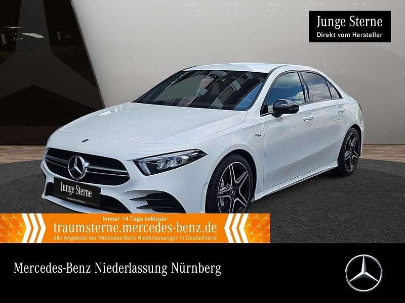 Weiß Gebraucht 2022 Mercedes A35 AMG AMG Limousine | 37.890 € (Fairer Preis) - Bild 1/3