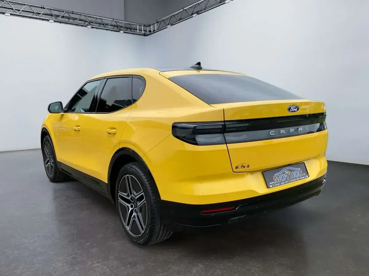 Nowe Ford Capri Premium 210 kW (286 KM) 2026 Żółty SUV
