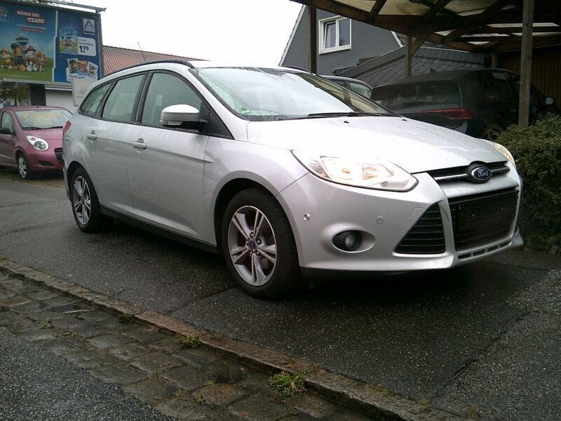 Silber Gebraucht 2013 Ford Focus SYNC Edition Limousine | 5.999 € (Guter Preis) - Bild 1/4
