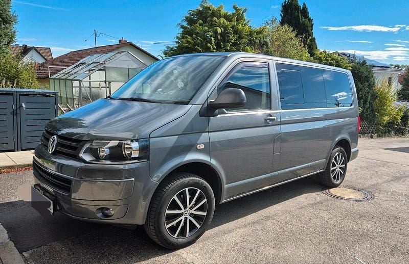 Grau Gebraucht 2015 VW T5 Van | 28.700 € - Bild 1/4