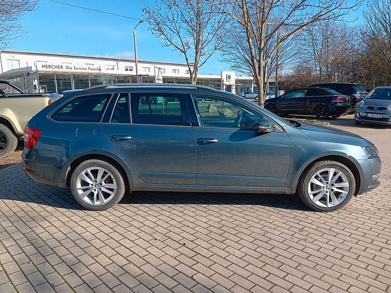 Gebraucht Skoda Octavia Clever 150 PS (110 kW) 2018 Grau Kombi