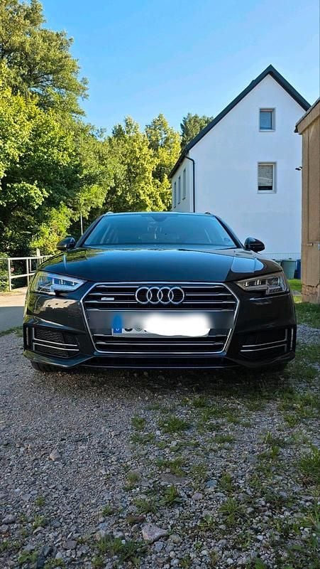 Grau Gebraucht 2017 Audi A4 Kombi | 13.999 € (Superpreis) - Bild 1/4
