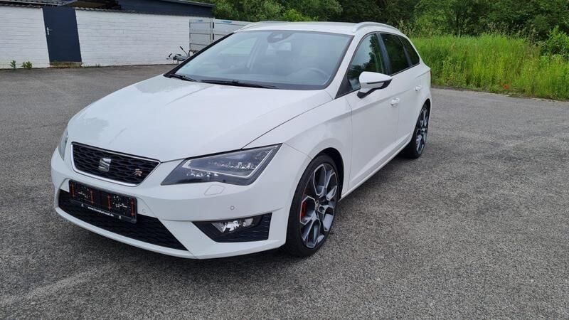 Weiß Gebraucht 2014 Seat Leon ST FR-Line Kombi | 15.299 € (Fairer Preis) - Bild 1/4