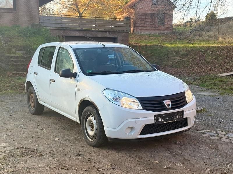 Weiß Gebraucht 2009 Dacia Sandero Kleinwagen | 1.049 € (Guter Preis) - Bild 1/4