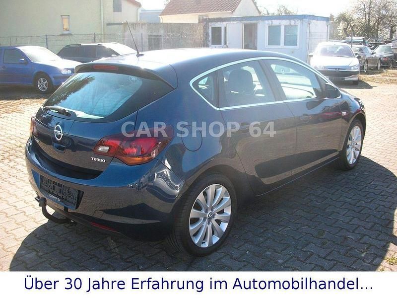 Gebraucht Opel Astra Innovation 140 PS (102 kW) 2012 Ozeanblau/waterworld Limousine