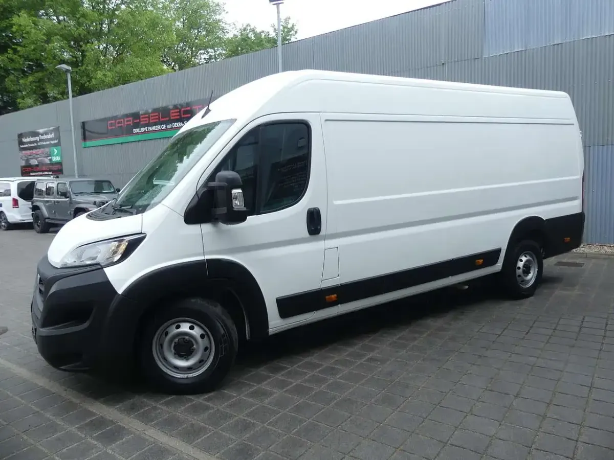 Gebraucht Fiat Ducato 140 PS (102 kW) 2023 Colore esterno Van