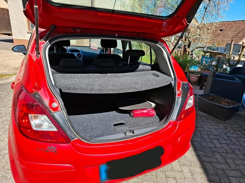 Używany Opel Corsa 60 KM (44 kW) 2008 Czerwony Hatchback