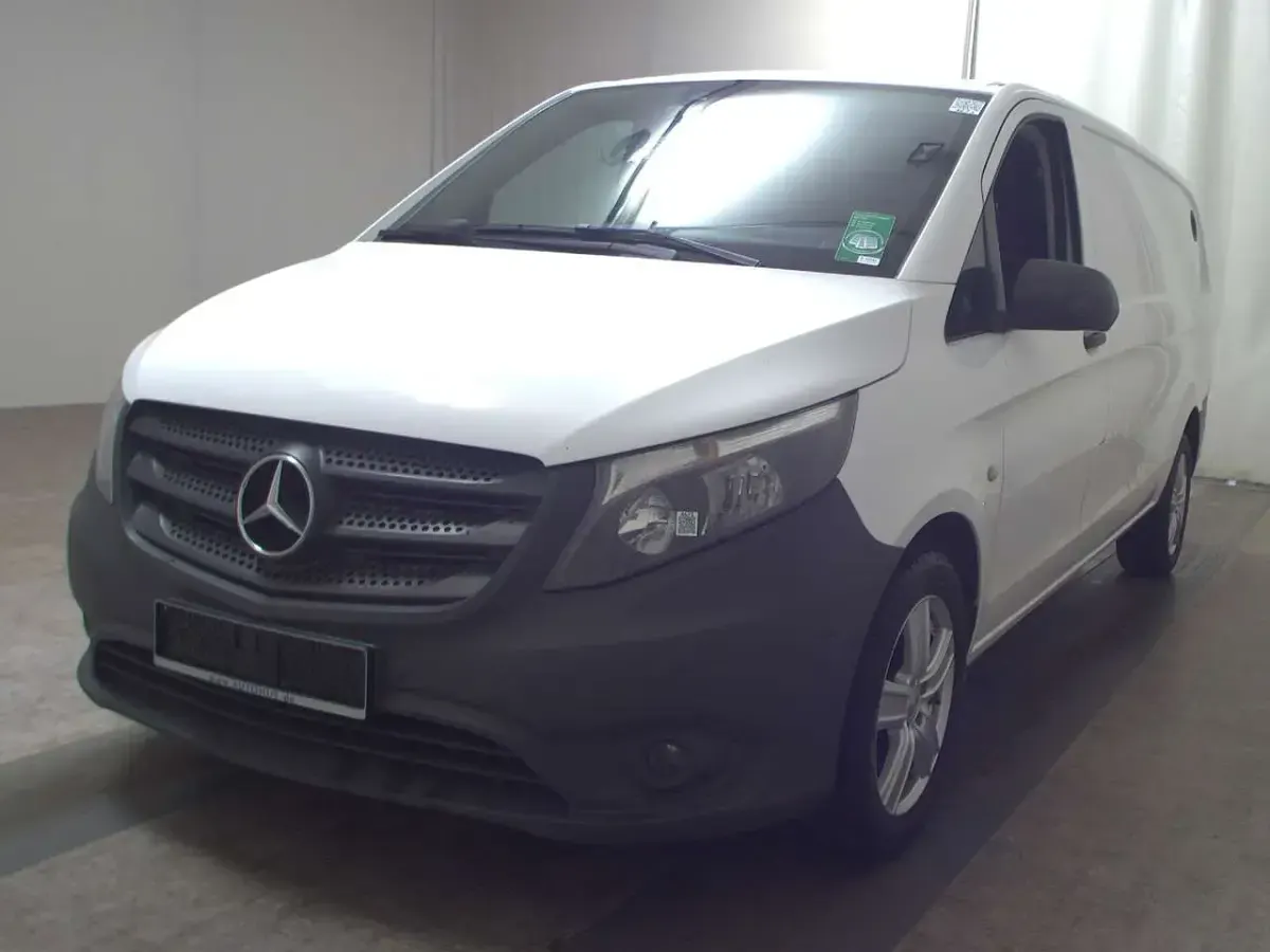 Gebraucht Mercedes Vito 163 PS (119 kW) 2020 Arktikweiss Van