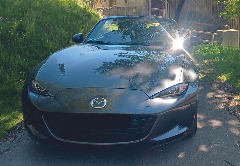 Grau Gebraucht 2022 Mazda MX5 Ad'Vantage Cabrio | 26.000 € (Fairer Preis) - Bild 1/4
