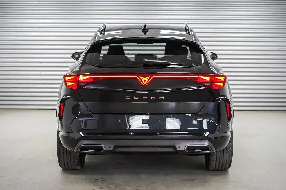 Neu Cupra Formentor 150 PS (110 kW) 2026 Midnight black metallic (0e) SUV