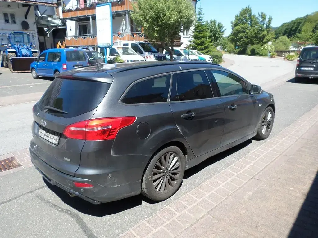 Occasion Ford Focus ST-Line 182 ch (133 kW) 2018 Gris Berline