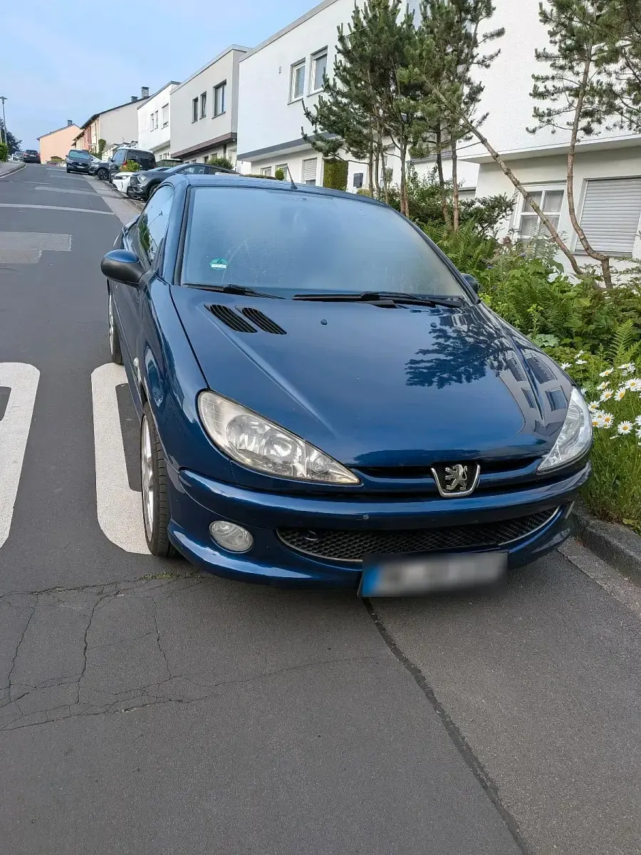 Gebraucht Peugeot 206 CC 105 PS (77 kW) 2006 Blau Cabrio