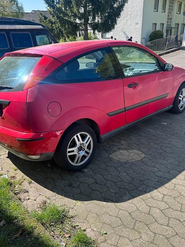 Second-hand Ford Focus 115 CP (84 kW) 1999 Roșu Hatchback