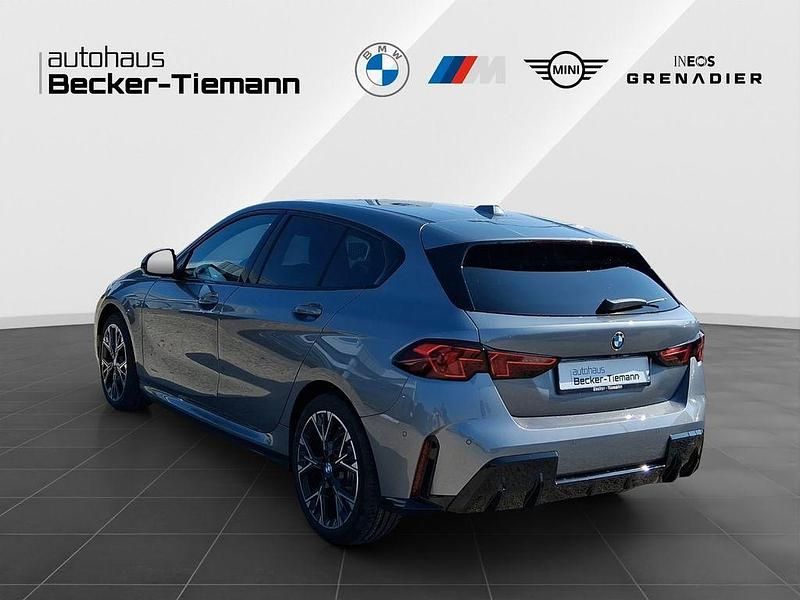 Neu BMW 120 Exclusive 170 PS (125 kW) 2026 Grau Kleinwagen