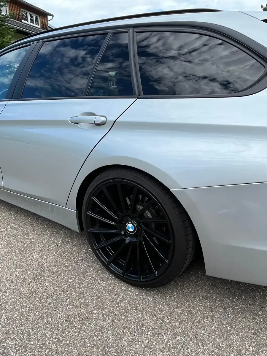 Gebraucht BMW 318 150 PS (110 kW) 2017 Silber Kombi