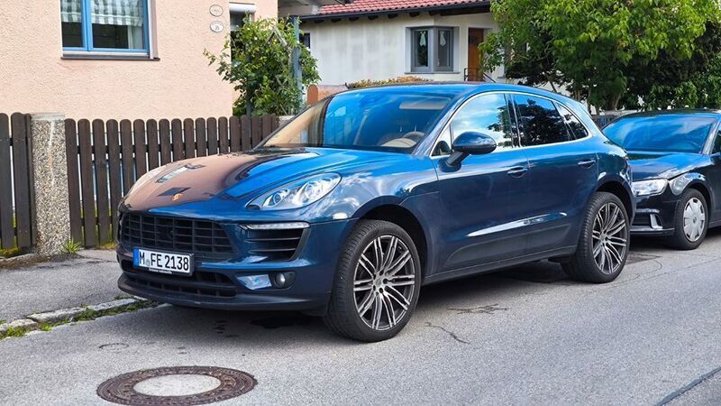 Blau Gebraucht 2015 Porsche Macan S SUV | 22.999 € (Fairer Preis) - Bild 1/4