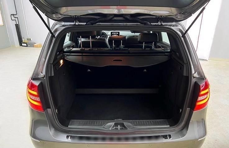 Gebraucht Mercedes B200 156 PS (114 kW) 2013 Silber Van / Kleinbus