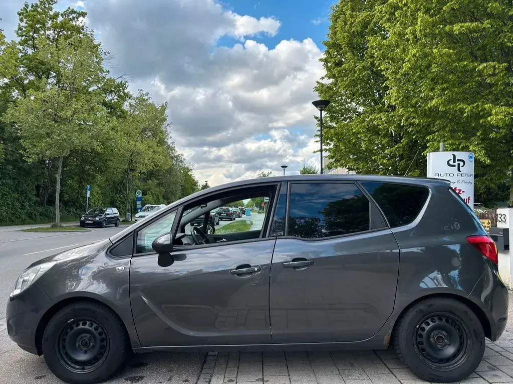 Gebraucht Opel Meriva Edition 101 PS (74 kW) 2011 Grau Van / Kleinbus