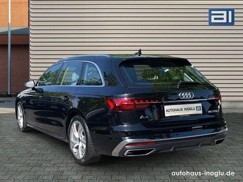 Gebraucht Audi A4 S-Line 150 PS (110 kW) 2025 Mythosschwarz metallic Kombi