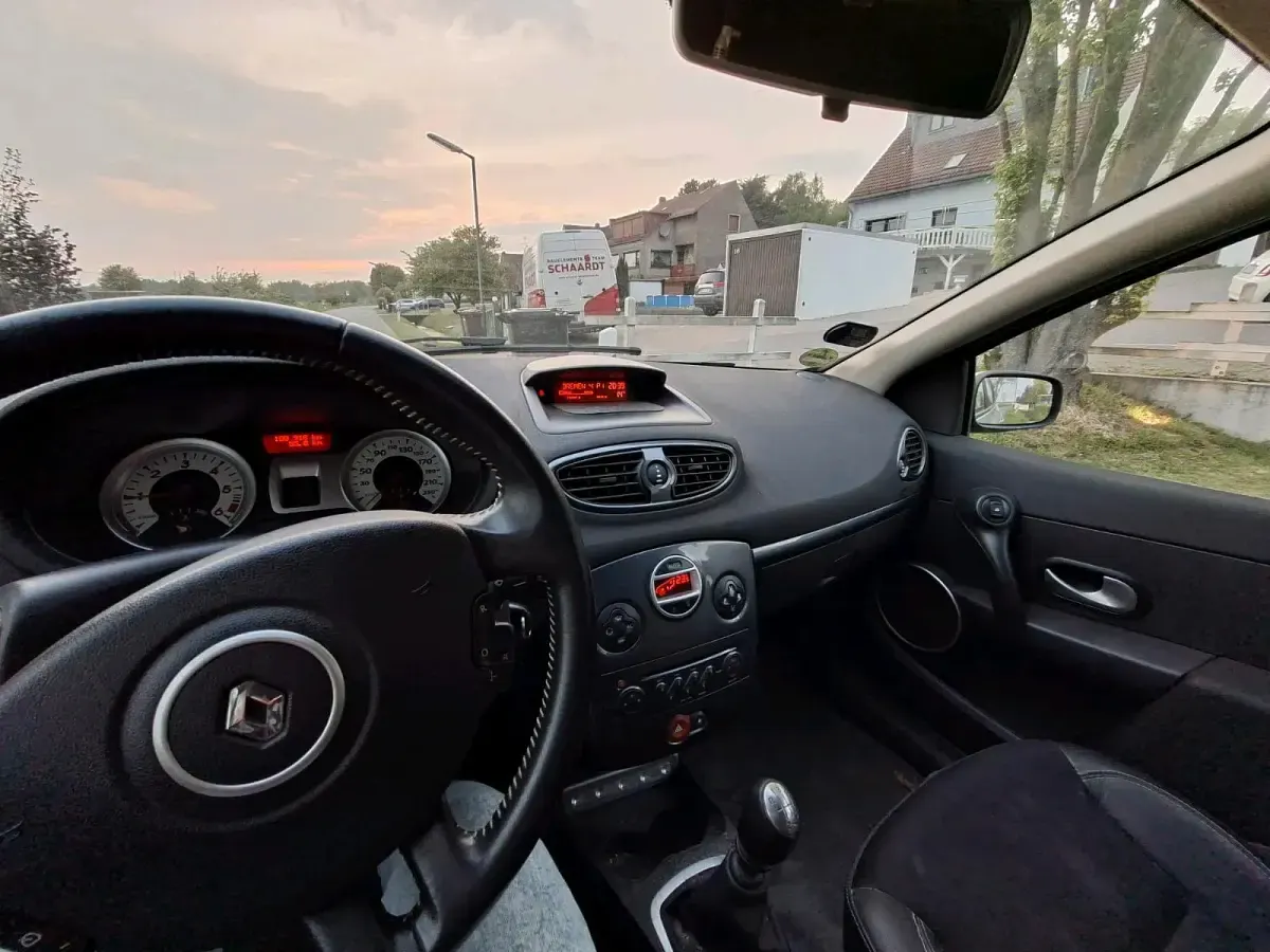 Gebraucht Renault Clio Exception 103 PS (75 kW) 2009 Silber Kombi