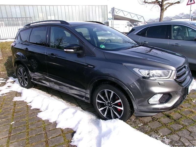 Gebraucht Ford Kuga ST-Line 150 PS (110 kW) 2019 Magneticgrau (metallic) SUV